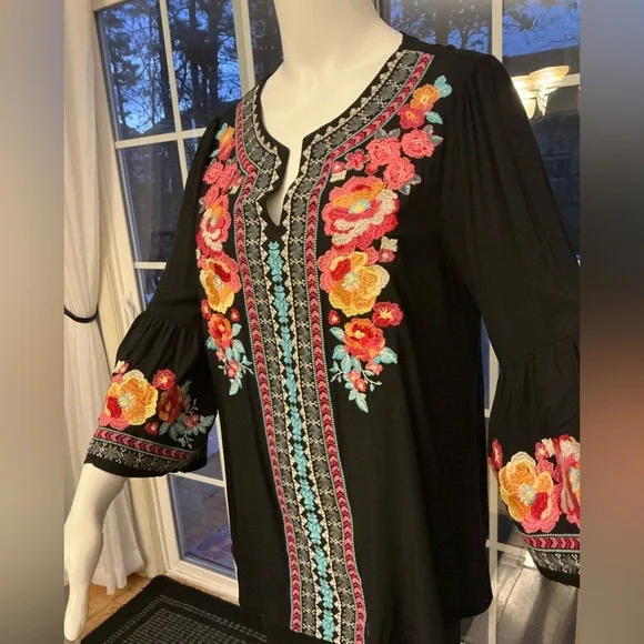 Savanna Jane Vibrant Floral Tunic Bell Sleeve Boho Colorful Embroidery WM SZ S - Picture 4 of 16